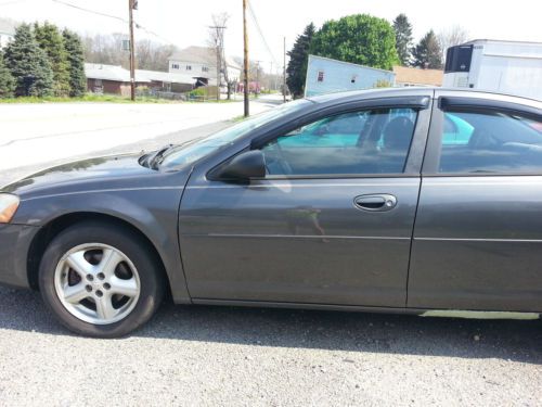 Good condition 2004 dodge stratus sxt. charcoal