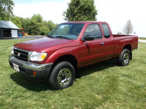 1998 toyota tacoma with only 45,376 miles !!!!!!!! automatic 4x4 4cyl ext cab