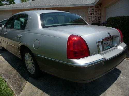 2003 Lincoln Town Car Signature Sedan 4-Door 4.6L, US $5,500.00, image 3