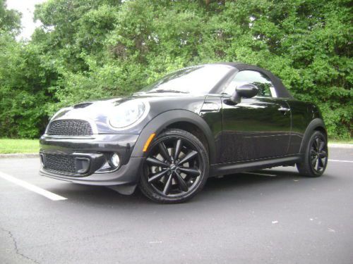 Like new 2013 mini cooper s convertible harmon kardon sound heated leather