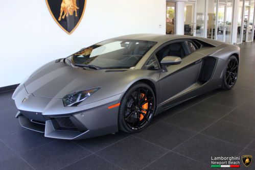 Lp 700-4 coupe, matte grigio titans/nero ade, 1800 miles, well option&#039;d, stealth