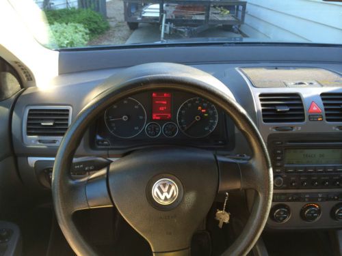 2005.5 vw jetta tdi gls - $12500 (east green bay)