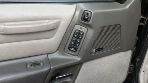 1989 Ford Taurus SHO ** Barn Find ** 3.0 Yamaha V6 DOHC 5sp Manual NO RESERVE!, image 16