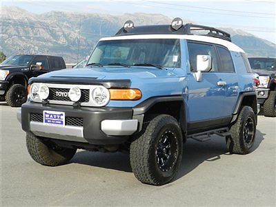 Toyota fj cruiser suv 4x4 custom lift wheels tires rev camera auto tow