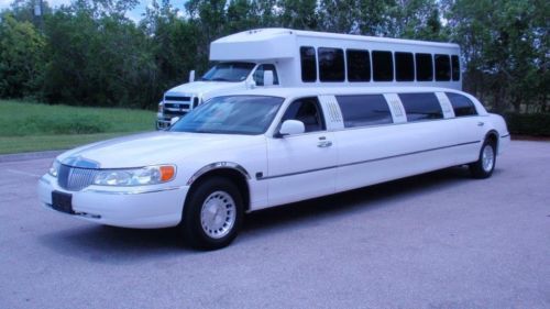 1999 lincoln town car executive limousine 4-door 4.6l