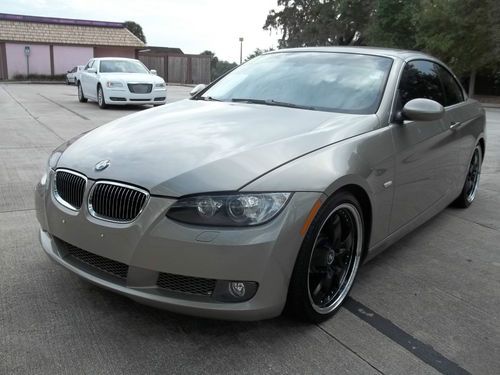 Show room condition!!! 2009 bmw 335i base convertible 2-door 3.0l