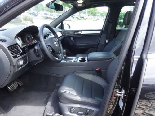 2014 Volkswagen Touareg 3.6L R-Line, US $56,105.00, image 5