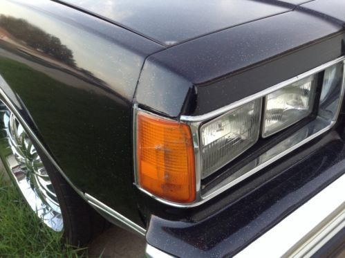 1986 Chevrolet Caprice Classic Brougham Sedan 4-Door 5.0L, image 6