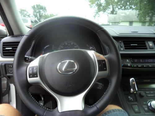 2012 Lexus CT200h Base Hatchback 4-Door 1.8L, image 12