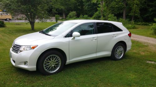 2012 toyota venza le l4 awd pearl  white loaded w/extras, 13k miles, clear title