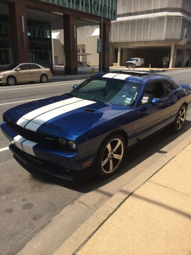 2011 limited edition (only 1100 sold nation-wide) srt8 dodge challenger 392