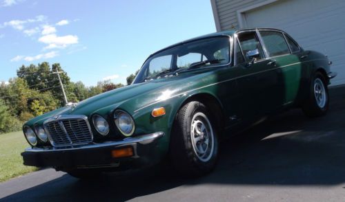 No reserve 1975 jaguar xj6 (( vintage jag)) runs &amp; drives great l@@k no reserve