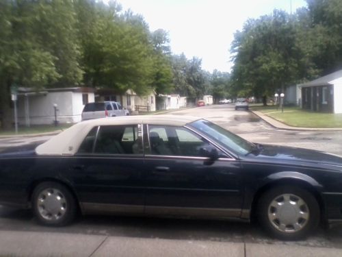 2000 cadillac deville     driven daily