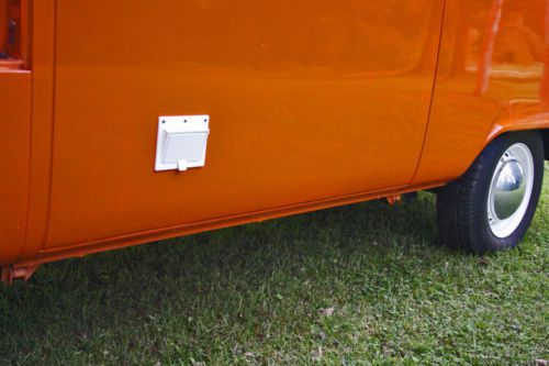 *********1974 Volkswagen Westfalia WILL SHIP WORLDWIDE NO RESERVE**********, image 9