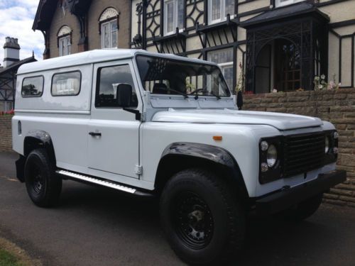 Lhd land rover defender 110 3 door 2.5 td 9 seater usa specialists low mileage