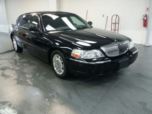 2011 lincoln town car