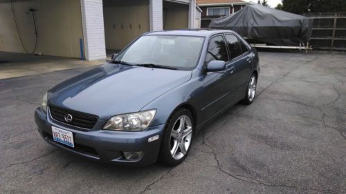 2004 lexus is300 base sedan 4-door 3.0l