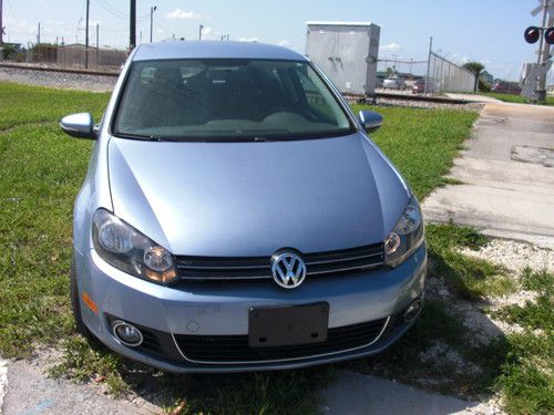 2010 volkswagen golf base hatchback 2-door 2.5l