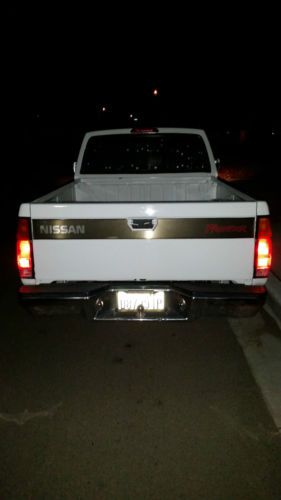 Nissan pickup short bed