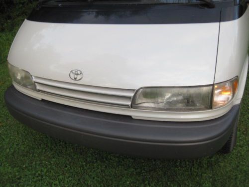 1993 Toyota Previa LE Mini Passenger Van 3-Door 2.4L, image 4