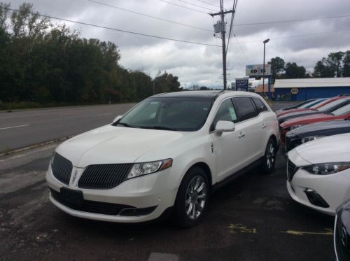 New 2013 lincoln mkt awd