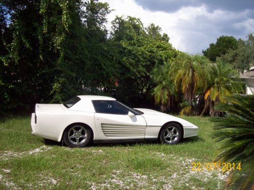 Ferrarri testarossa corvette convertible white miami vice car with hardtop