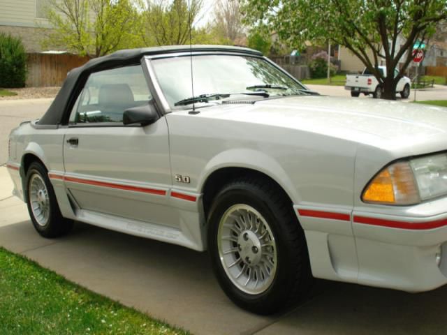 Ford mustang gt.