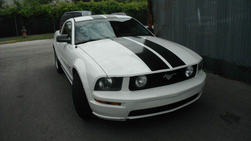 2006 ford mustang gt coupe 2-door 4.6l  police