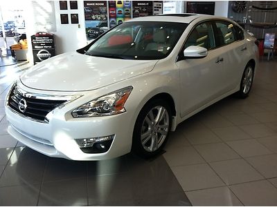 2013 nissan altima 3.5 sl white/tan sunroof alloys leather 4400.0 miles demo