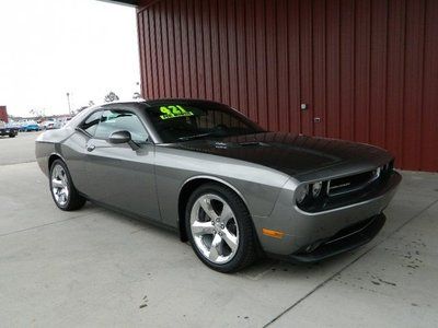 R/t 5.7l hemi 6-speed manual cloth seats 20" chrome wheels carfax 1-owner