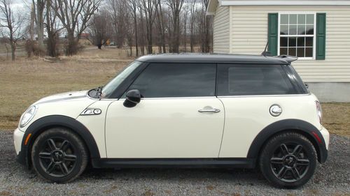 2011 mini cooper s pepper white 6-speed auto/manual no reserve!