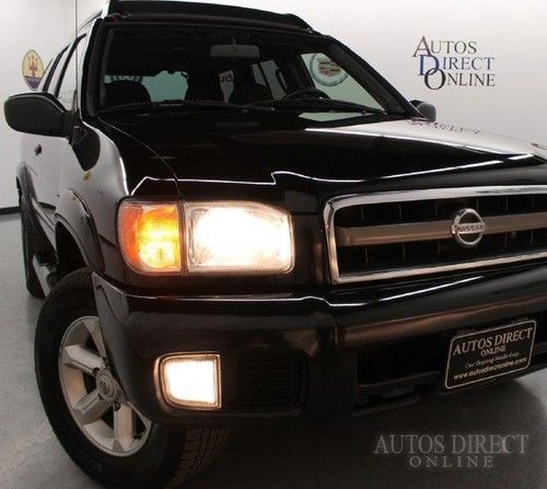 We finance 2004 nissan pathfinder se 4wd 1-owner mroof lthrhtdsts fogs rnngbrds