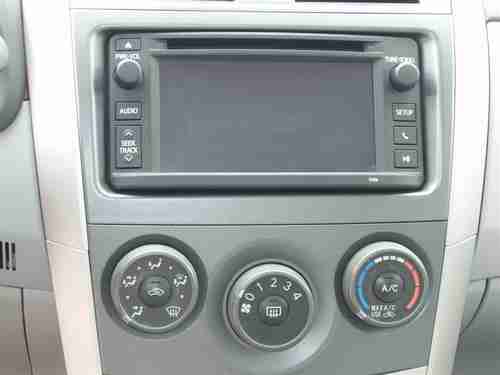 2013 Toyota Corolla LE Sedan 4-Door 1.8L, image 2