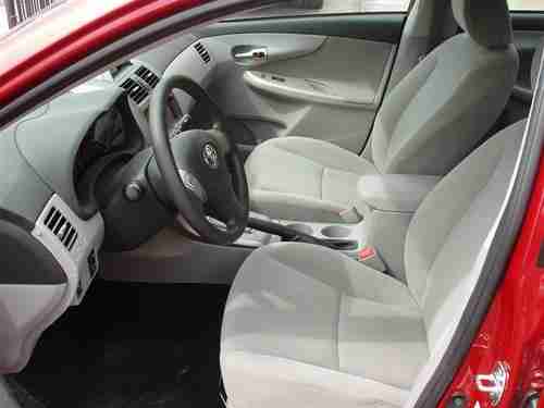 2013 Toyota Corolla LE Sedan 4-Door 1.8L, image 7