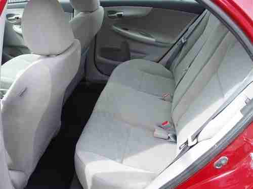 2013 Toyota Corolla LE Sedan 4-Door 1.8L, image 8