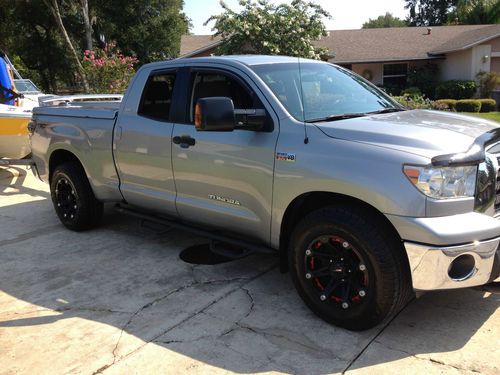 2008 toyota tundra sr5 crew cab pickup 4-door 5.7l