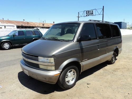 2001 chevrolet astro ls standard passenger van 3-door 4.3l, no reserve