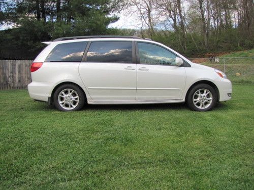 2004 toyota sienna xle 3.3 v6 a/t leather alum wheels power everything **look**