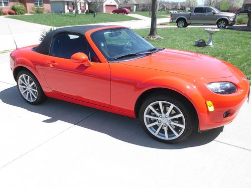 2007 mazda mx-5 miata sport convertible 2-door 2.0l