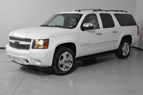 4x4 - navigation - moonroof - entertainment - quad buckets