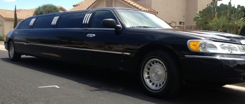 2002 lincoln town car base limousine 4-door 4.6l