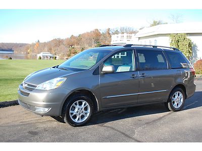 2005 toyota sienna xle limited awd 4x4 sunroof leather tbelt done snow ready !