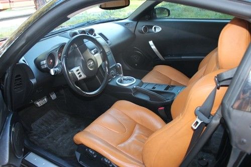 2004 nissan 350z touring coupe 2-door 3.5l custom