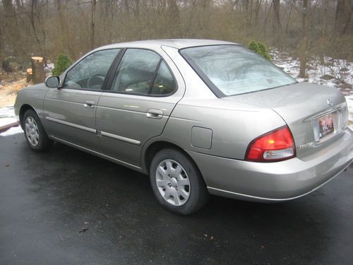 Nissan sentra gxe 02, low miles ,clean carfax ,no accidents ,low reserve....