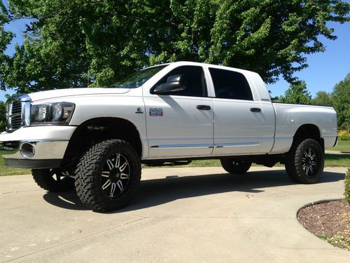 2006 dodge 3500 mega cab 5.9l turbo diesel 4x4 low miles! clean!