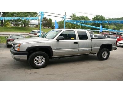 8.1L CD Ext Cab 4X4 LS Dual Climate Control Steering Wheel Controls Bedliner, image 6