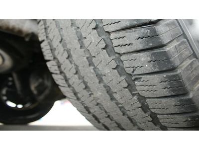 8.1L CD Ext Cab 4X4 LS Dual Climate Control Steering Wheel Controls Bedliner, image 17