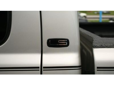 8.1L CD Ext Cab 4X4 LS Dual Climate Control Steering Wheel Controls Bedliner, image 20