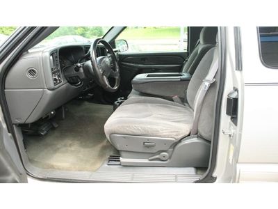 8.1L CD Ext Cab 4X4 LS Dual Climate Control Steering Wheel Controls Bedliner, image 21