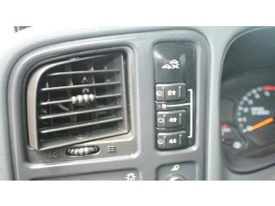 8.1L CD Ext Cab 4X4 LS Dual Climate Control Steering Wheel Controls Bedliner, image 29